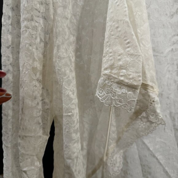 House of CB LEALA IVORY FLORAL LACE TRIM TOP Size XL - Picture 4 of 5